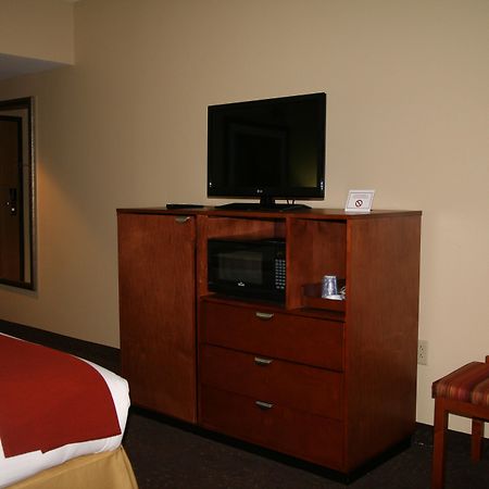 Holiday Inn Express And Suites Грінвілл Екстер'єр фото